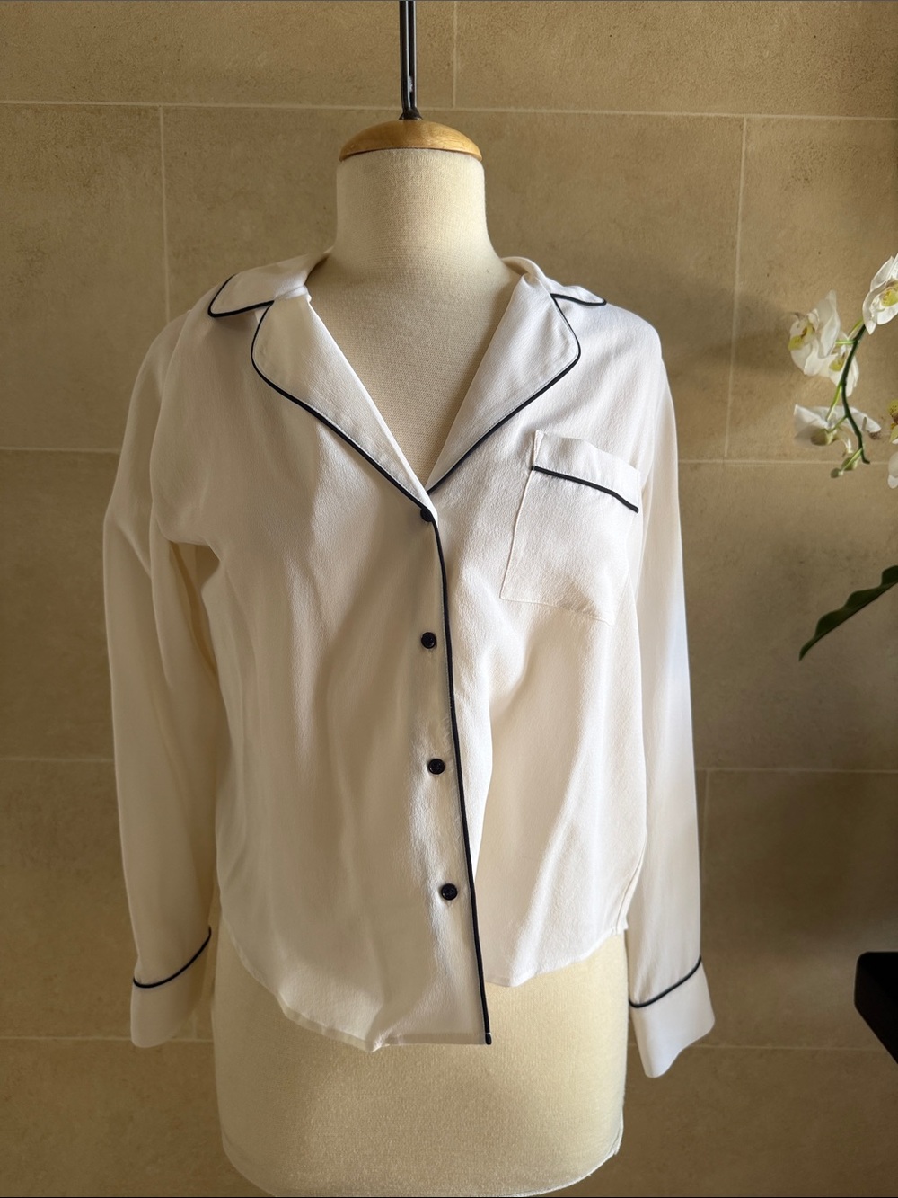 White Satin-Style Pajama Shirt with Contrast Piping